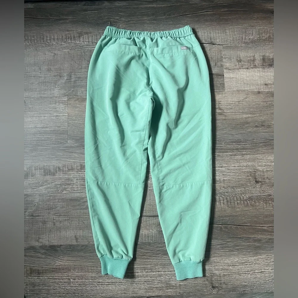 FIGS Tansen Jogger Scrub Pants Jade Small Green Seafoam Mint Doctor Nurse
